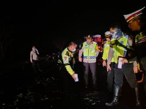 Kecelakaan di Cipali, 5 Orang Tewas Terbakar Dalam Mobil