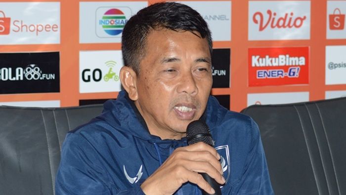 Jafri Sastra pelatih PSIS Semarang Jafri Sastra di konferensi pers jelang pertandingan melawan Persib Bandung.