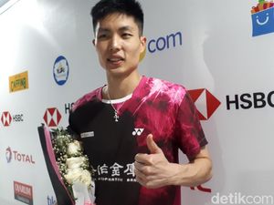 Chou Tien Chen Dapat Bunga dari Fansnya yang Mengidap Kanker