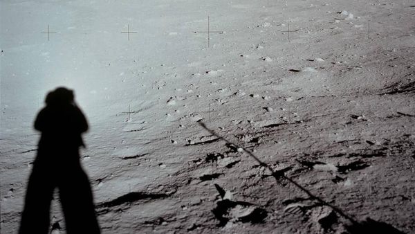 Foto-foto Ikonik Manusia Menginjak Bulan 50 Tahun Silam