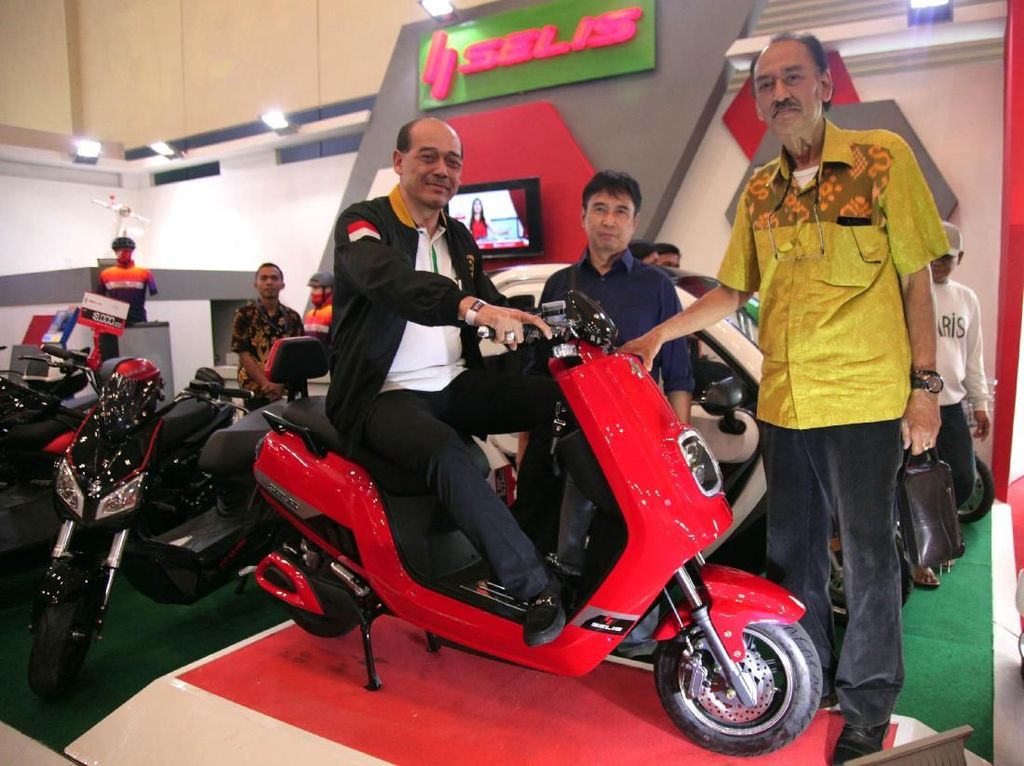 Ada Motor Listrik Seharga Rp 4,9 Juta di GIIAS, Yuk Sikat! Ada Motor Listrik Seharga Rp 4,9 Juta di GIIAS, Yuk Sikat!