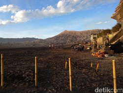 Sempat Terdengar Suara Gemuruh dan Dentuman dari Kawah Bromo