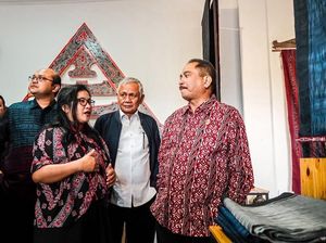 Menpar Resmikan Toko Oleh-oleh Danau Toba Batikta di Balige