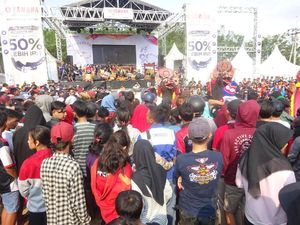BYMS Kediri Angkat Budaya Lokal, Pengunjung Dihibur Kesenian Jaranan BYMS Kediri Angkat Budaya Lokal, Pengunjung Dihibur Kesenian Jaranan