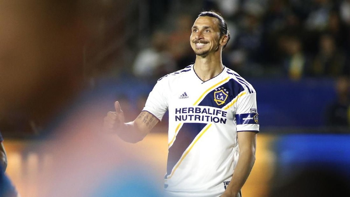 Zlatan Ibrahimovic dikaitkan dengan Bologna. (Foto: Katharine Lotze/Getty Images)