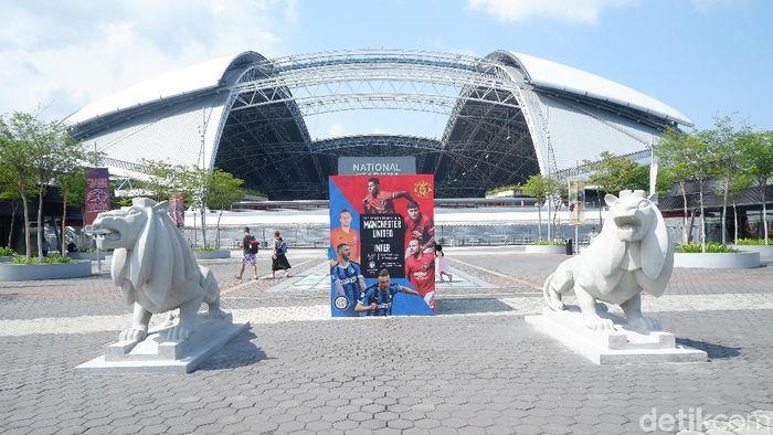 Penonton International Champions Cup 2019 dimanjakan dengan beberapa hiburan di sekitar area stadion. (Foto: Rifqi Ardita Widianto/detikcom) Penonton International Champions Cup 2019 dimanjakan dengan beberapa hiburan di sekitar area stadion. (Foto: Rifqi Ardita Widianto/detikcom)