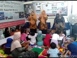 Jangan Terlantar! Ada Sekolah Anak Pengasong di Terminal Tegal