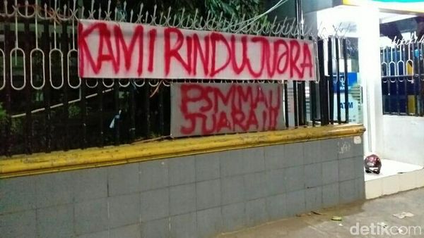 Spanduk Dukungan PSM Bertebaran Jelang Laga Lawan Persija