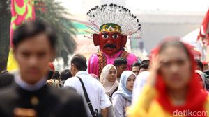 Suasana Lebaran Betawi di Monas