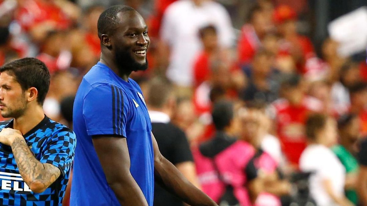 Romelu Lukaku sangat diinginkan Antonio Conte (REUTERS/Feline Lim)