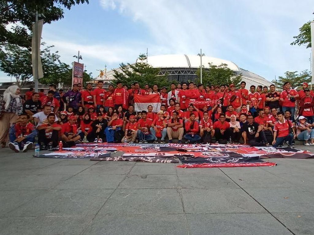 Cerita Fans Indonesia Nonton MU di Singapura: Bayar Nyicil Hingga Ketengan Cerita Fans Indonesia Nonton MU di Singapura: Bayar Nyicil Hingga Ketengan
