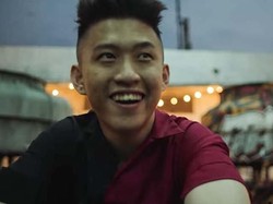Rayakan Launching Album Rich Brian, Blibli Jual Merchandise Resmi