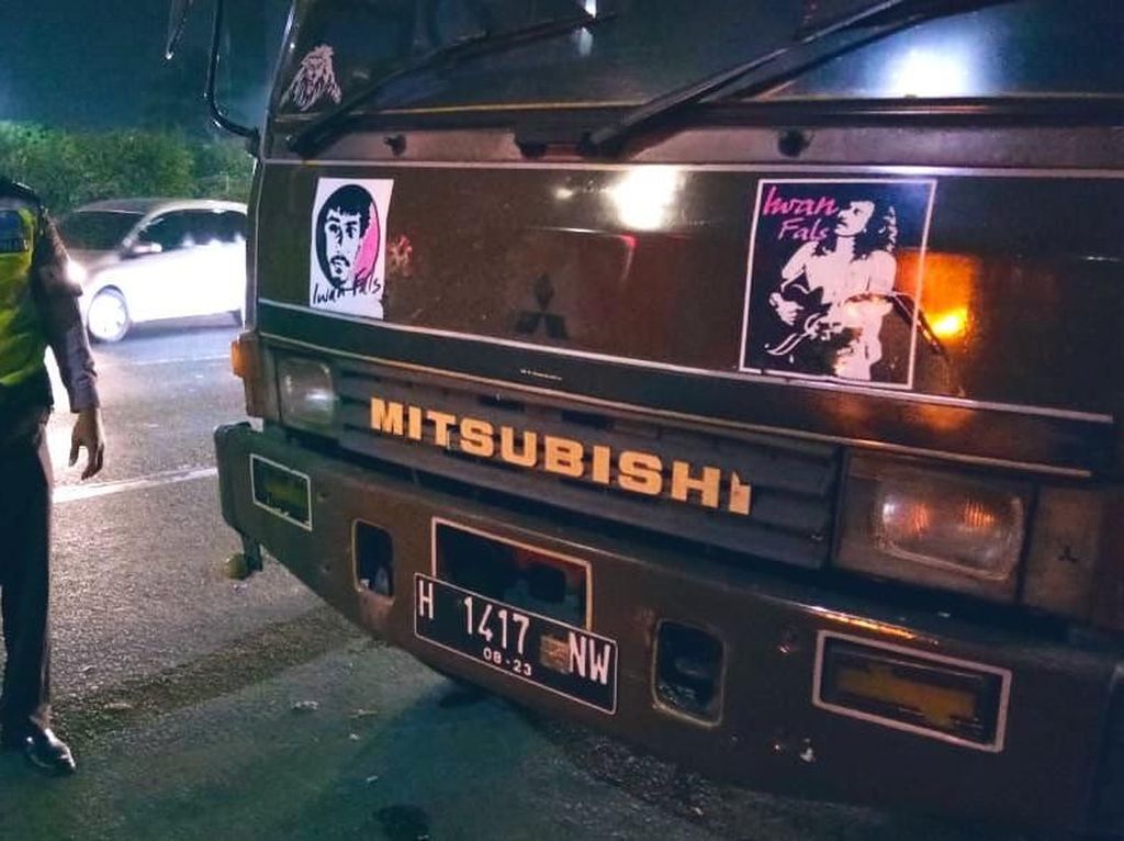 Pengemudi Truk Ditemukan Tewas di Tol Tanjung Barat Pengemudi Truk Ditemukan Tewas di Tol Tanjung Barat