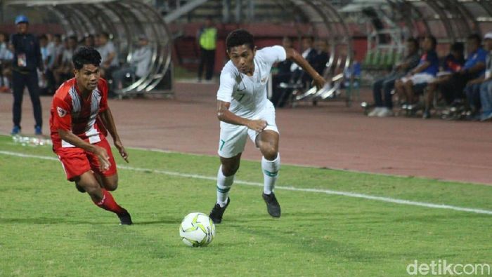 Timnas Indonesia U-19 menang 1-0 atas Deltras Sidoarjo dalam laga uji coba. (Suparno/detikSport) Timnas Indonesia U-19 menang 1-0 atas Deltras Sidoarjo dalam laga uji coba. (Suparno/detikSport)