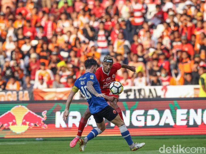 Persija Jakarta saat menjamu PSM Makassar di leg I final Piala Indonesia. (Foto: Rifkianto Nugroho/detikcom) Persija Jakarta saat menjamu PSM Makassar di leg I final Piala Indonesia. (Foto: Rifkianto Nugroho/detikcom)