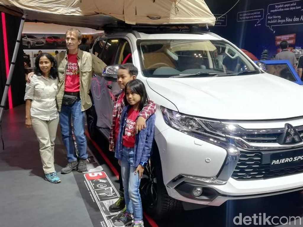 Tak Perlu Modifikasi Mobil Kalau Mau Dibawa Keliling Dunia Tak Perlu Modifikasi Mobil Kalau Mau Dibawa Keliling Dunia