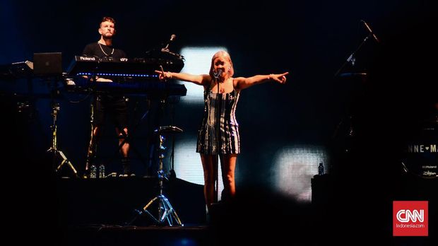 Menikmati Aksi Energik Anne Marie di WTF 2019