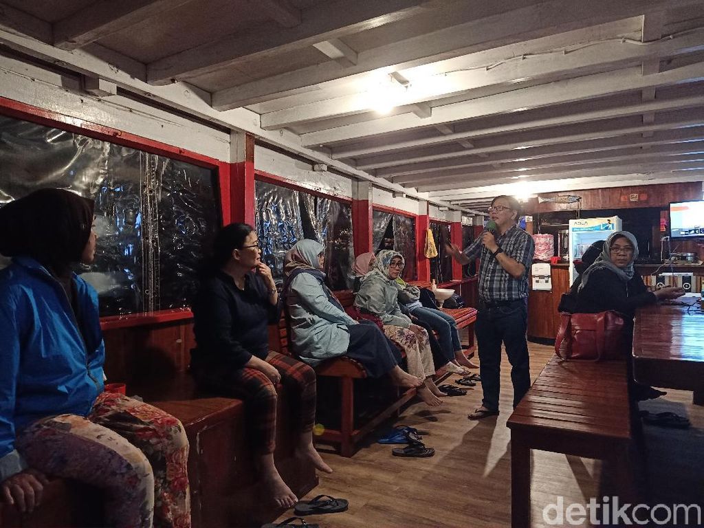 Unik! Para Dokter Gigi Gelar Seminar di Kapal Pinisi Unik! Para Dokter Gigi Gelar Seminar di Kapal Pinisi
