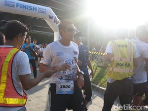 Polusi di DKI Tinggi, Sandiaga Uno Sarankan Naik Kendaraan Umum Polusi di DKI Tinggi, Sandiaga Uno Sarankan Naik Kendaraan Umum