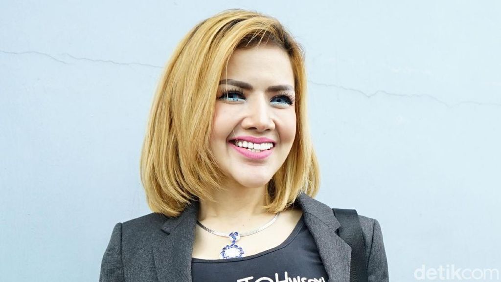 Galih Ginanjar Sehat, Barbie Kumalasari Tersenyum Lagi Galih Ginanjar Sehat, Barbie Kumalasari Tersenyum Lagi