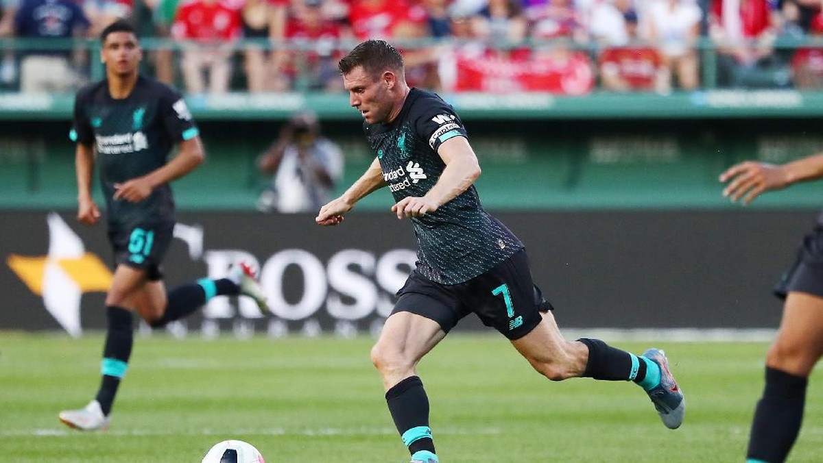 James Milner menunggu kontrak baru dari Liverpool (Tim Bradbury/Getty Images)