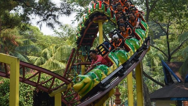 Cerianya Para Pasukan Oranye Jajal Wahana Bermain di Dufan