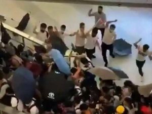 Geng Triad Bentrok dengan Pengunjuk Rasa di Hong Kong