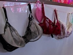 Wanita Ini Adakan Pesta Perpisahan untuk Payudaranya Sendiri