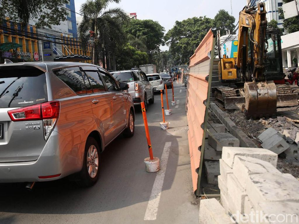 Ferdinand Kritik Trotoar Cikini, Anies: Pelebaran Jalan Tak Selesaikan Macet Ferdinand Kritik Trotoar Cikini, Anies: Pelebaran Jalan Tak Selesaikan Macet