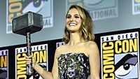 Nunung, Eisha Singh, Natalie Portman, Barbie Kumalasari hingga Simu Liu
