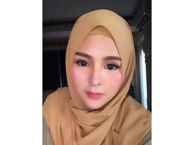 Gaya Hijab Thya Sethya, Si Cantik Mantan Gadis Ring MMA