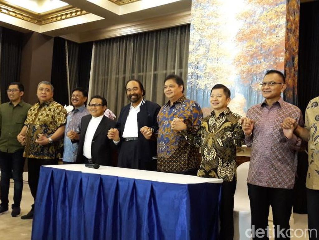 Cak Imin Tegaskan Koalisi Jokowi Solid: Jangan Saya dan PPP Diadu-adu Cak Imin Tegaskan Koalisi Jokowi Solid: Jangan Saya dan PPP Diadu-adu