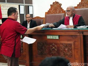 Kurang Koordinasi, Tim Hukum Kivlan Zen Ditegur Hakim Kurang Koordinasi, Tim Hukum Kivlan Zen Ditegur Hakim