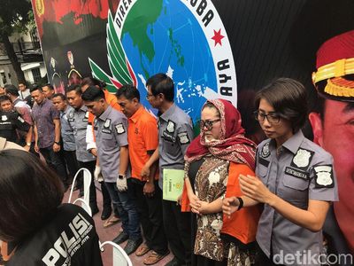 Penampakan Nunung Berbaju Tahanan