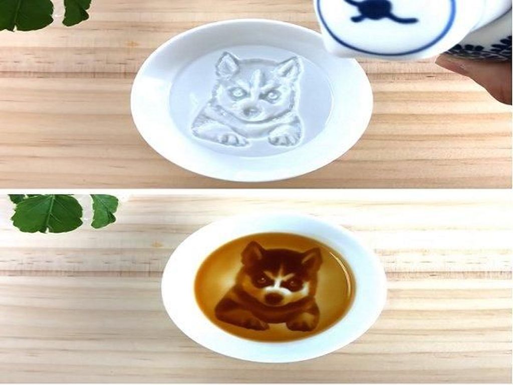 Wouw! Gambar Kucing dan Anjing Muncul Saat Piring Ini Dituangi Kecap Wouw! Gambar Kucing dan Anjing Muncul Saat Piring Ini Dituangi Kecap