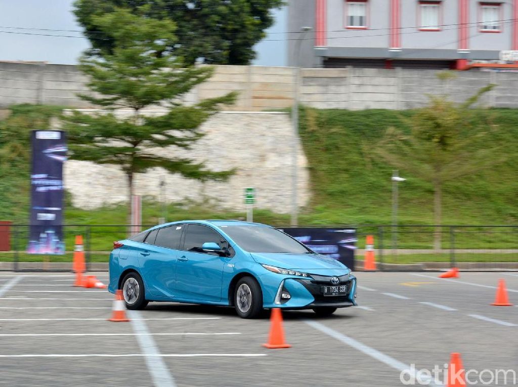 Mobil Listrik Tak Perlu Suara, Masih Ada Klakson dan Lampu Mobil Listrik Tak Perlu Suara, Masih Ada Klakson dan Lampu