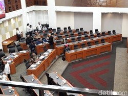 Banggar DPR Panggil Sri Mulyani dan Gubernur BI Bahas APBN 2019