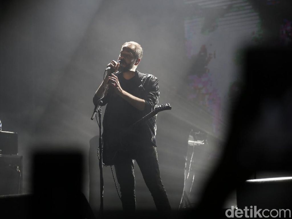 Jatuh Cinta Berkali-kali pada Cigarettes After Sex di We The Fest 2019 Jatuh Cinta Berkali-kali pada Cigarettes After Sex di We The Fest 2019