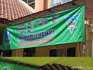 SMAN 14 Surabaya akan Panggil Siswa Penyebar Foto Spanduk Prestasi: No SMAN 14 Surabaya akan Panggil Siswa Penyebar Foto Spanduk Prestasi: No