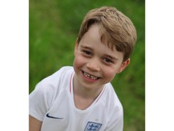 Gemas! Pangeran George Pamer Gigi Ompong di Foto Terbaru