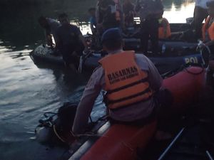 Cari 1 Awak Cessna, Tim SAR Sisir Sungai dan Pantau Pintu Air