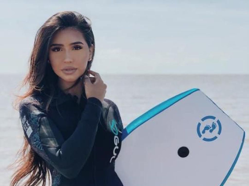 Wanita Muslim India Jadi Finalis Pertama yang Tak Berbikini di Miss England Wanita Muslim India Jadi Finalis Pertama yang Tak Berbikini di Miss England