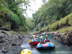 Sensasi Arung Jeram di Kali Elo Magelang Saat Matahari Terbenam