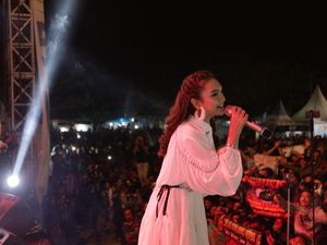 Bawakan Lagu Armada, Jihan Audy Hebohkan Gelaran BYMS Kediri