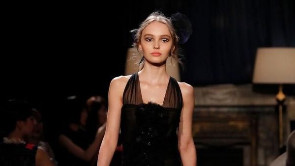 8 Wanita Tak Tinggi Semampai Tapi Sukses Jadi Top Model