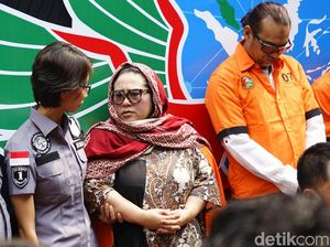 Nunung dan Suami Dituntut 1,5 Tahun Penjara Nunung dan Suami Dituntut 1,5 Tahun Penjara