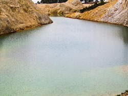 Danau yang Sangat Cantik Tapi Beracun!