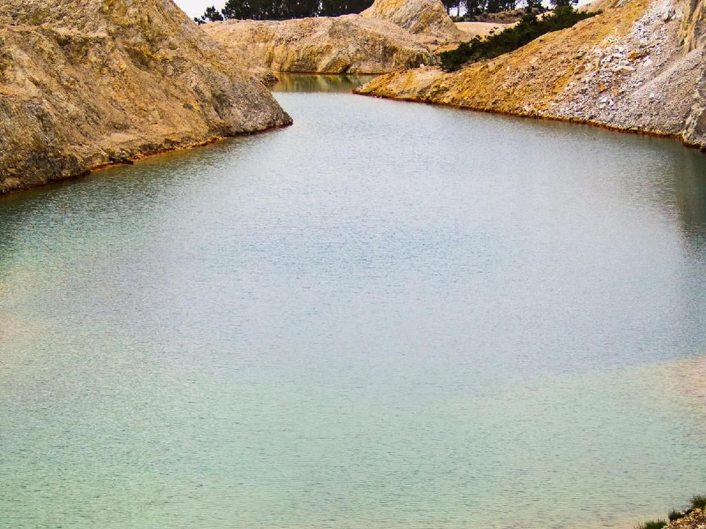 Danau yang Sangat Cantik Tapi Beracun! Danau yang Sangat Cantik Tapi Beracun!