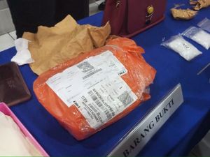 Sempat Lolos, Pembawa Sabu 1 Kg Dibekuk saat Turun dari Speedboat