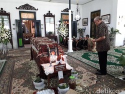 Sultan HB X Tak Melayat Adik Tirinya yang Berselisih Soal Suksesi